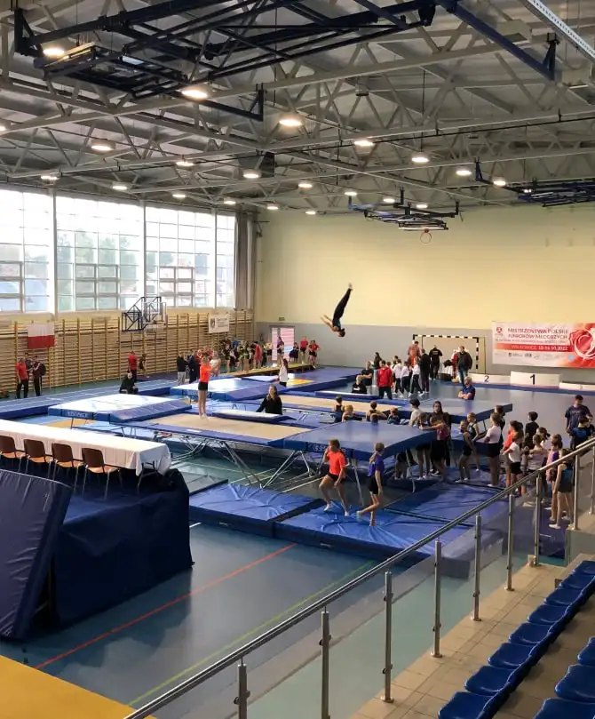 Mistrzostwa Polski Juniora Młodszego w skokach na trampolinie, ścieżce i pmt - Wilkowice 2022 (Hala GOSIR)